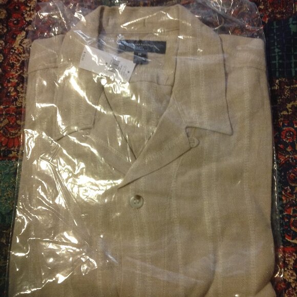 Banana Republic Men's Beige Button-Down Polo Resort SS Shirt - Medium - NWT - Picture 2 of 7